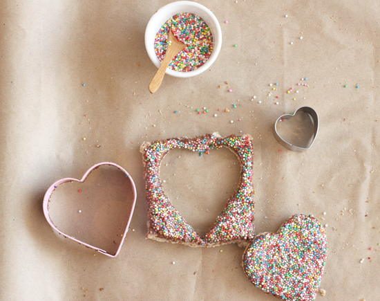Chocolate Heart Fairy Bread | by Polkadot Prints photo 130205_ValentinesFairyBread11_zpseb17041c.png