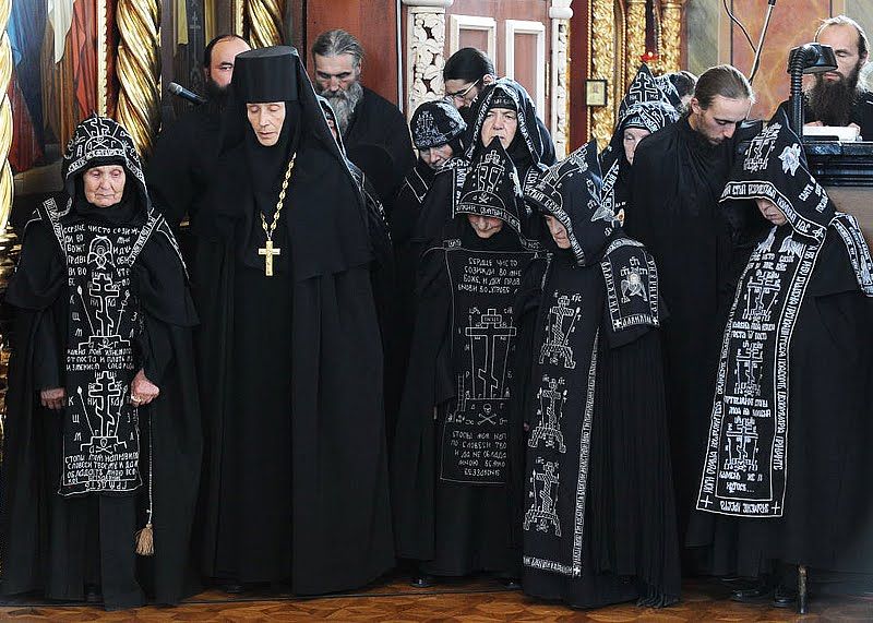 nuns_wearing_the_great_schema.jpg