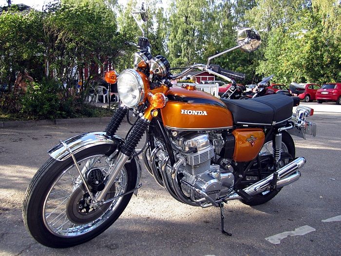 Honda_CB750_Four_K1_1971sm_zpsfd558dba.jpg