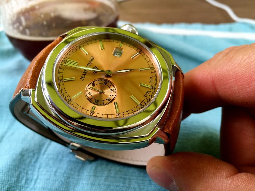 Curved spring bars, misleading lug width?