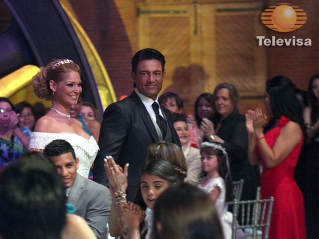  photo Boda311_19-61042a57-d6bc-11e2-9062-7637b2d61c06-640x480_zps5e9807d31.jpg