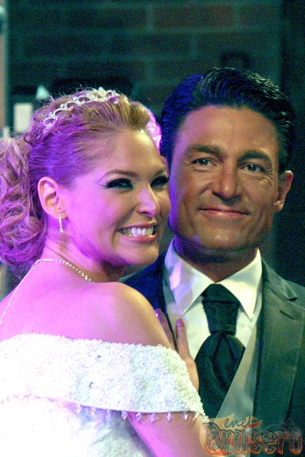  photo Colunga-y-Blanca-Mandan-en-su-boda-20.jpg