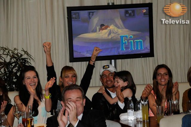 photo ultima-reunion-de-Porque-el-amor-ma__AAS6432-de572113-d712-11e2-9062-7637b2d61c06-640x425_zps966d1941.jpg