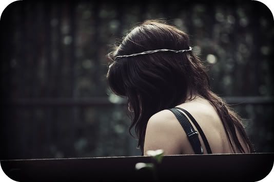one_lonely_girl_by_alais_photography-2.jpg (534×356)