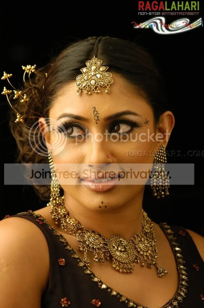 malavikaadbutha59.jpg