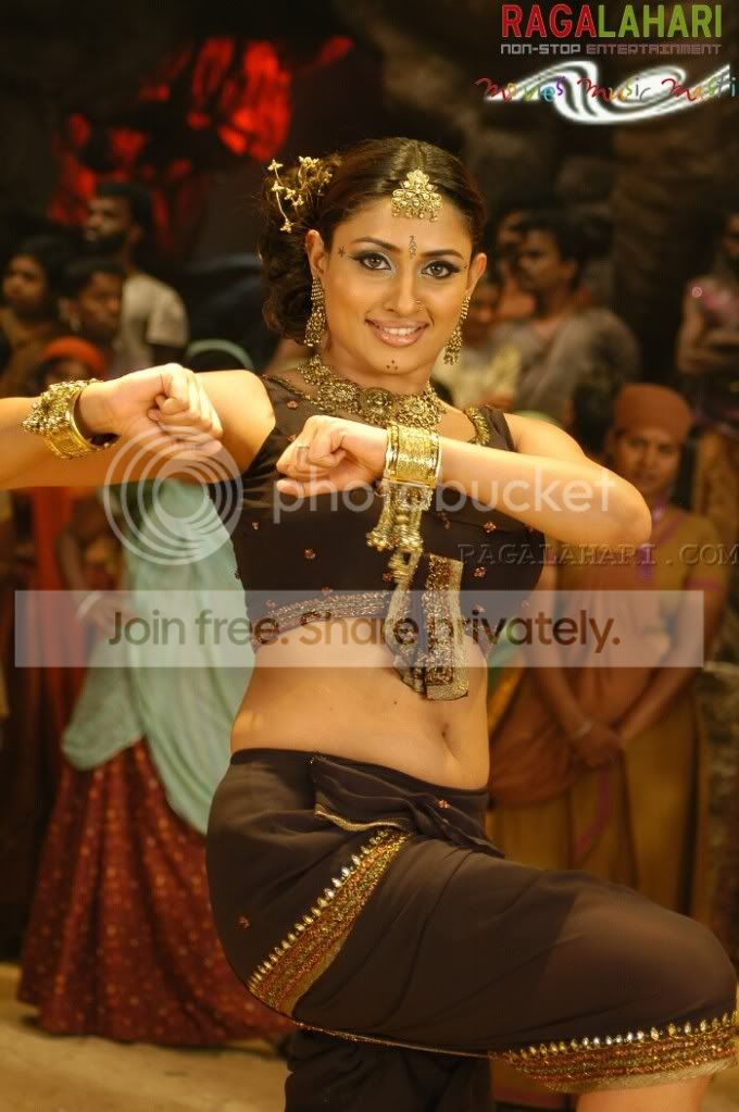 malavikaadbutha9.jpg