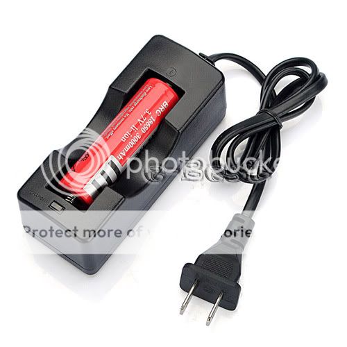   UltraFire 18650 3000mAh 3.7V Protected Rechargeable Battery + Charger